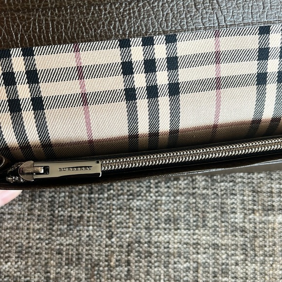 Burberry leather long wallet brown plaid like new! - Picture 5 of 9